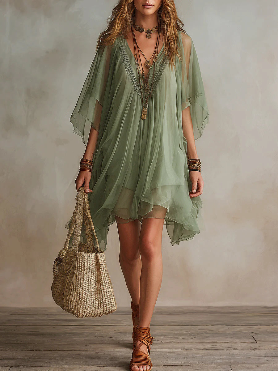 Smeraldo | Vestido corto verde fluido con capas y escote en V