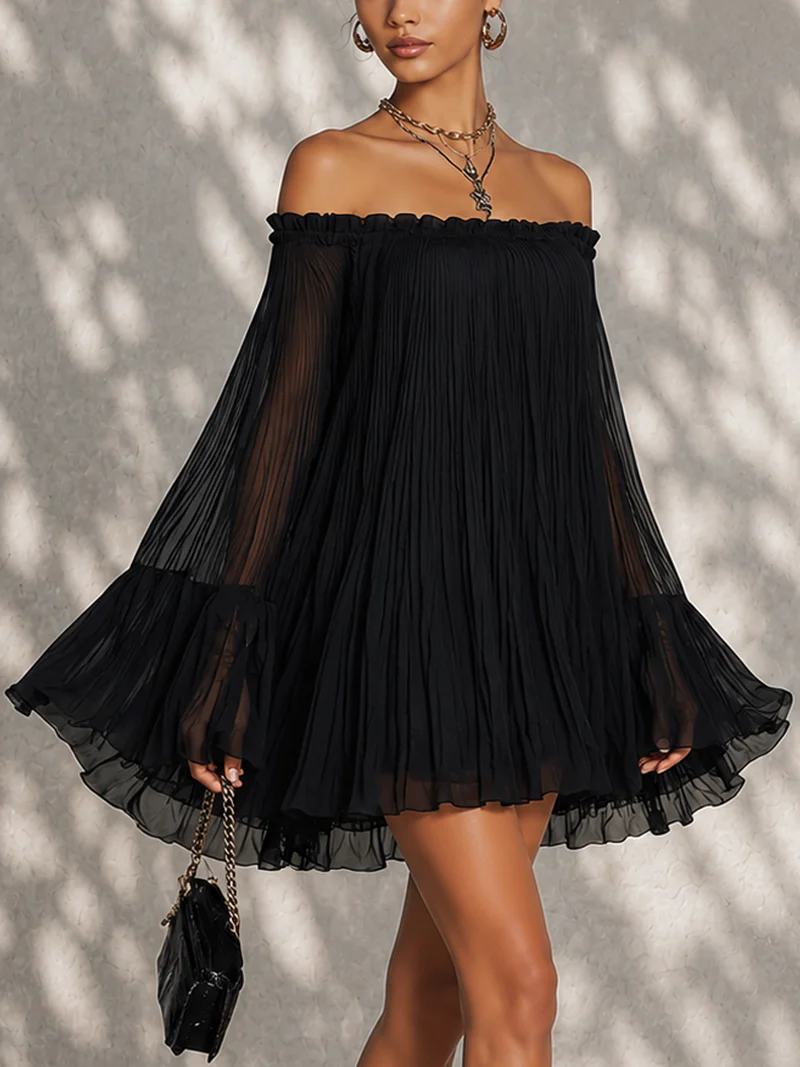 Zélie | Vestido corto negro con mangas campana y volantes