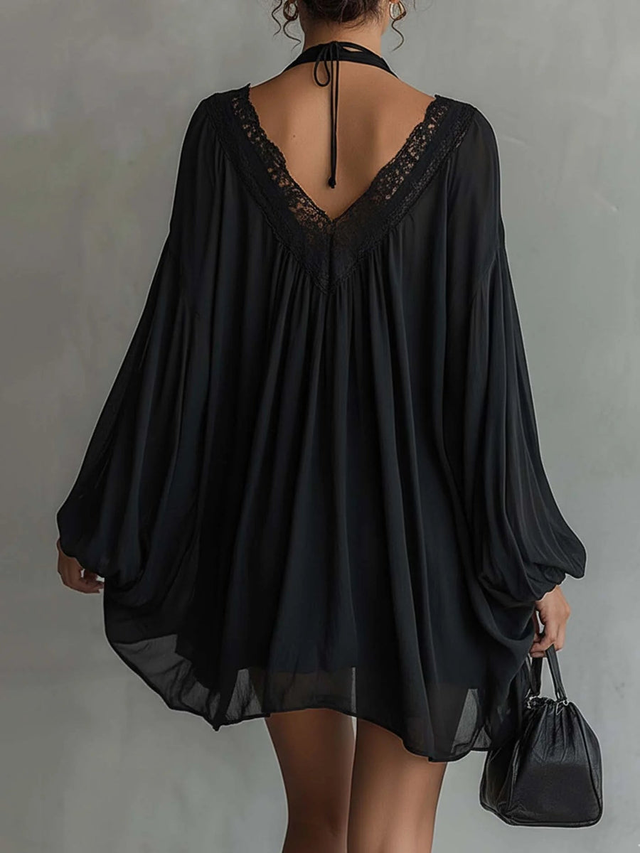 Cassandre | Vestido corto de gasa negra con cuello de encaje