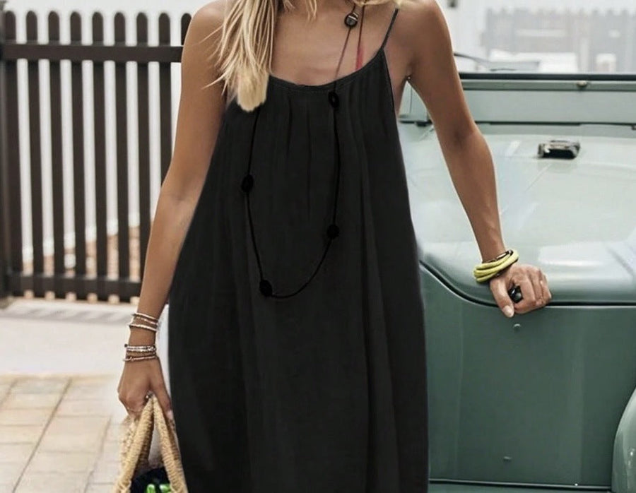Perle | Vestido corto satinado liso fruncido con espalda descubierta