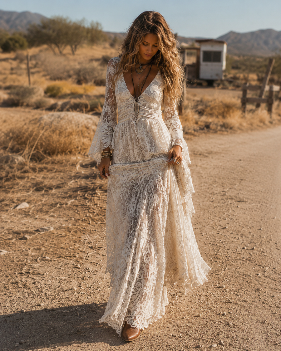 Allegra | Vestido maxi de encaje con mangas campana, marfil