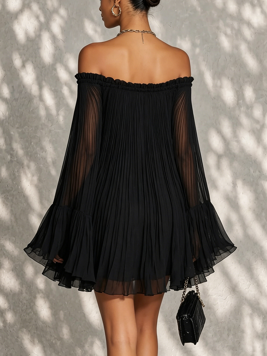 Zélie | Vestido corto negro con mangas campana y volantes