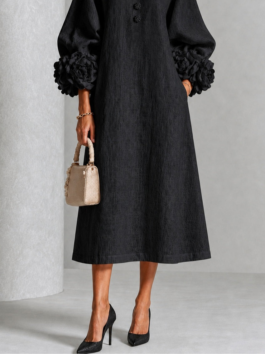 Noa | Vestido midi negro con botones y mangas de flores