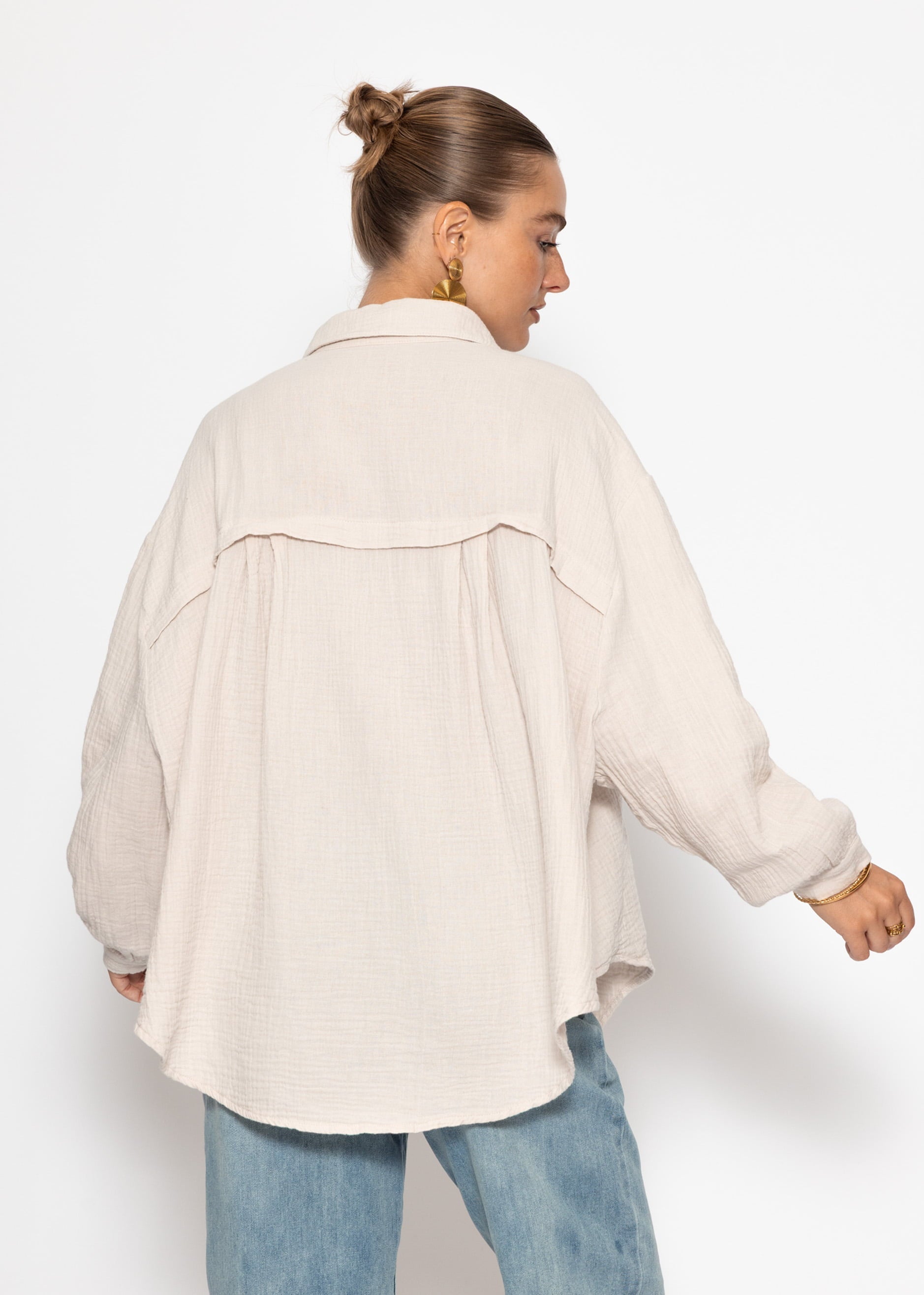 Emma | Blusa oversize de muselina · Beige claro