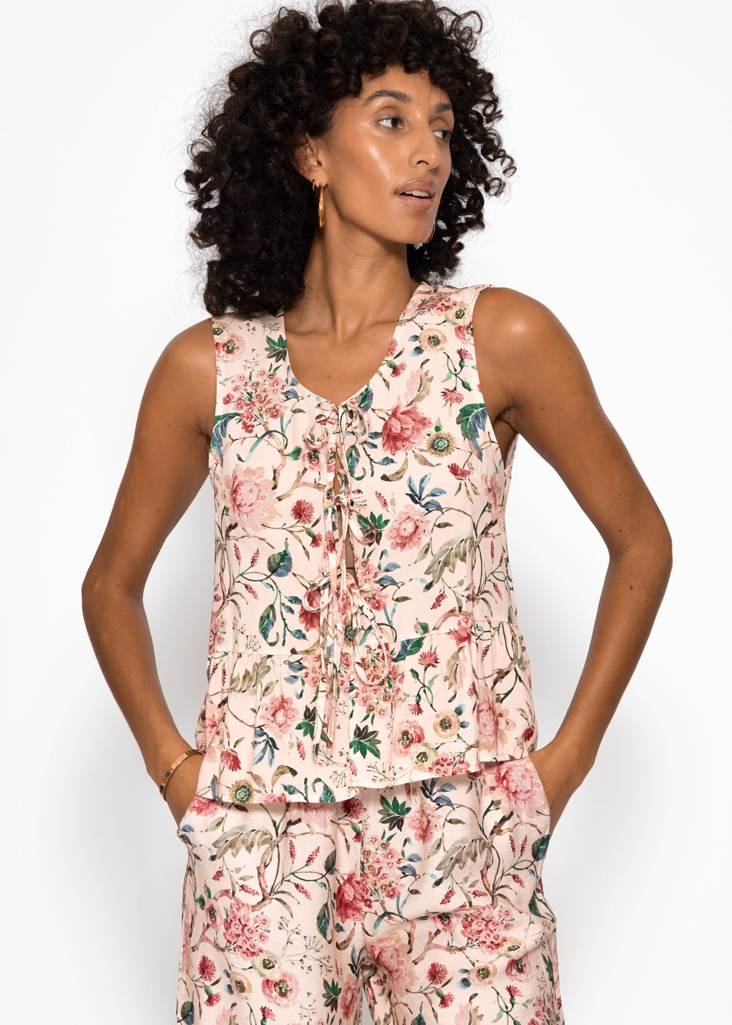 Jimena | Top floral · Beige