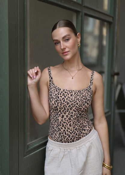 Thais | Body estampado leopardo · Marrón