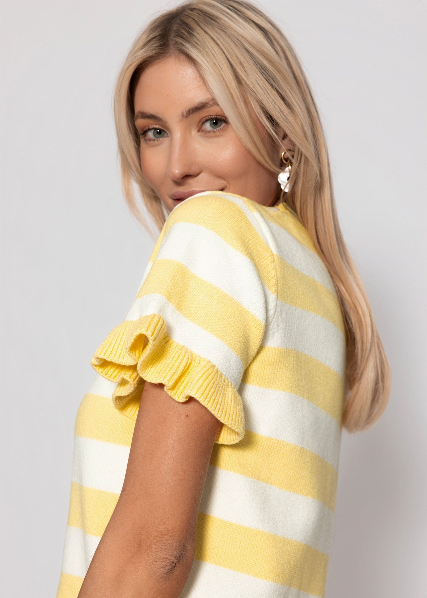 Carmela | Jersey a rayas · Blanco roto y amarillo mantequilla