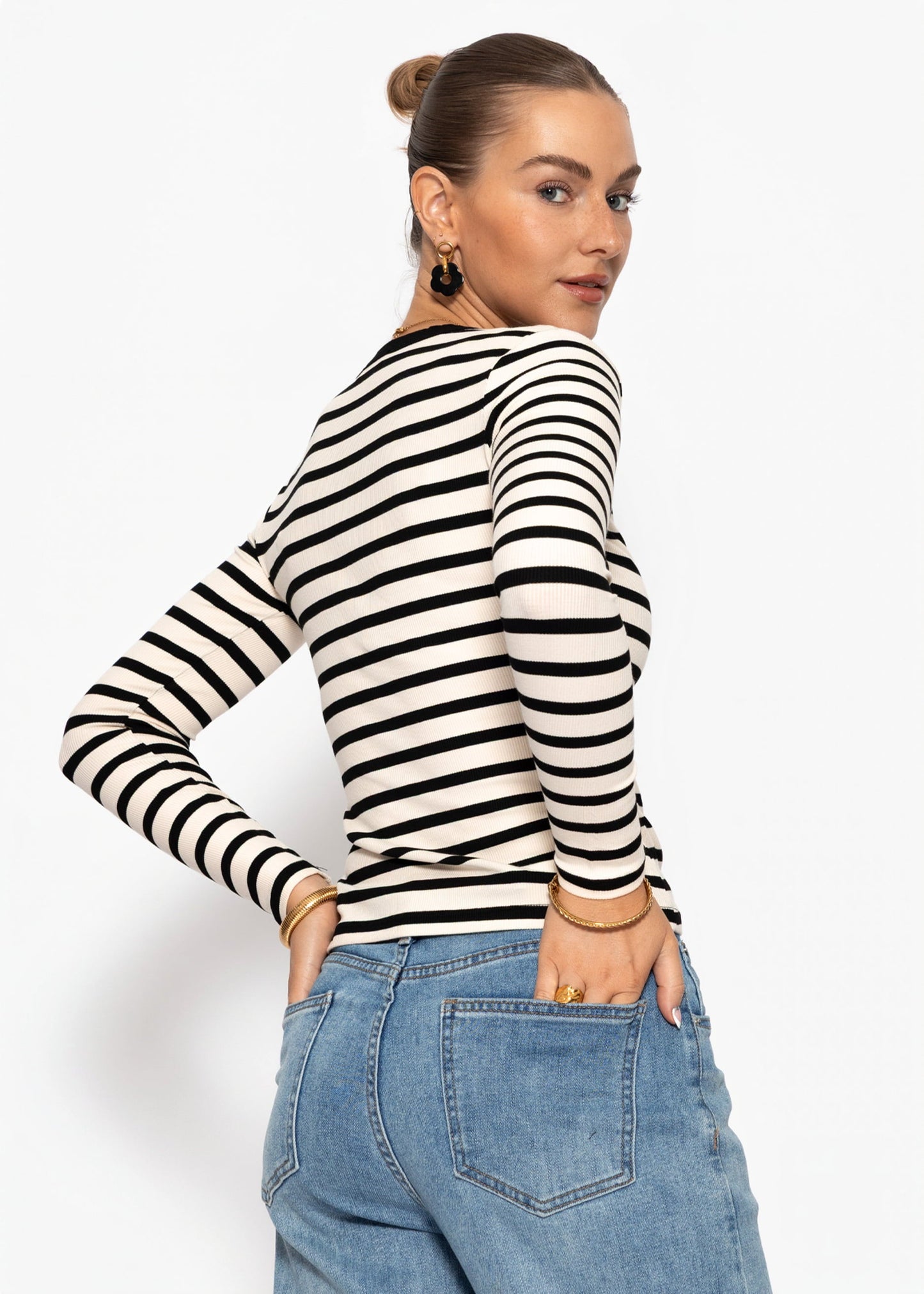 Adela | Camiseta de manga larga a rayas · Negro y blanco