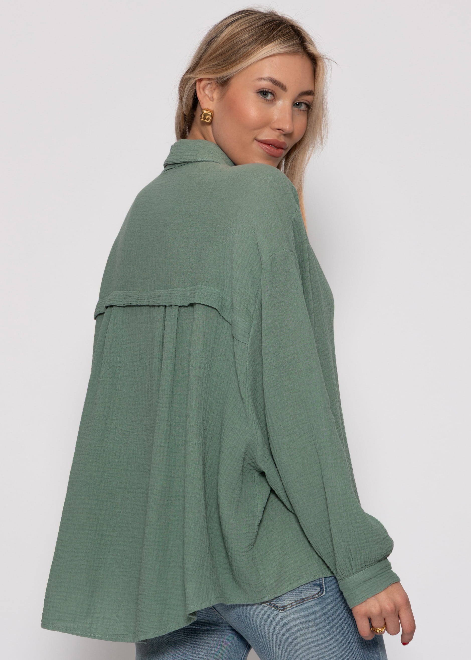Emma | Blusa oversize de muselina · Verde salvia