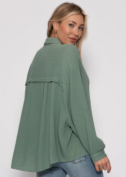 Emma | Blusa oversize de muselina · Verde salvia