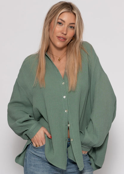 Emma | Blusa oversize de muselina · Verde salvia