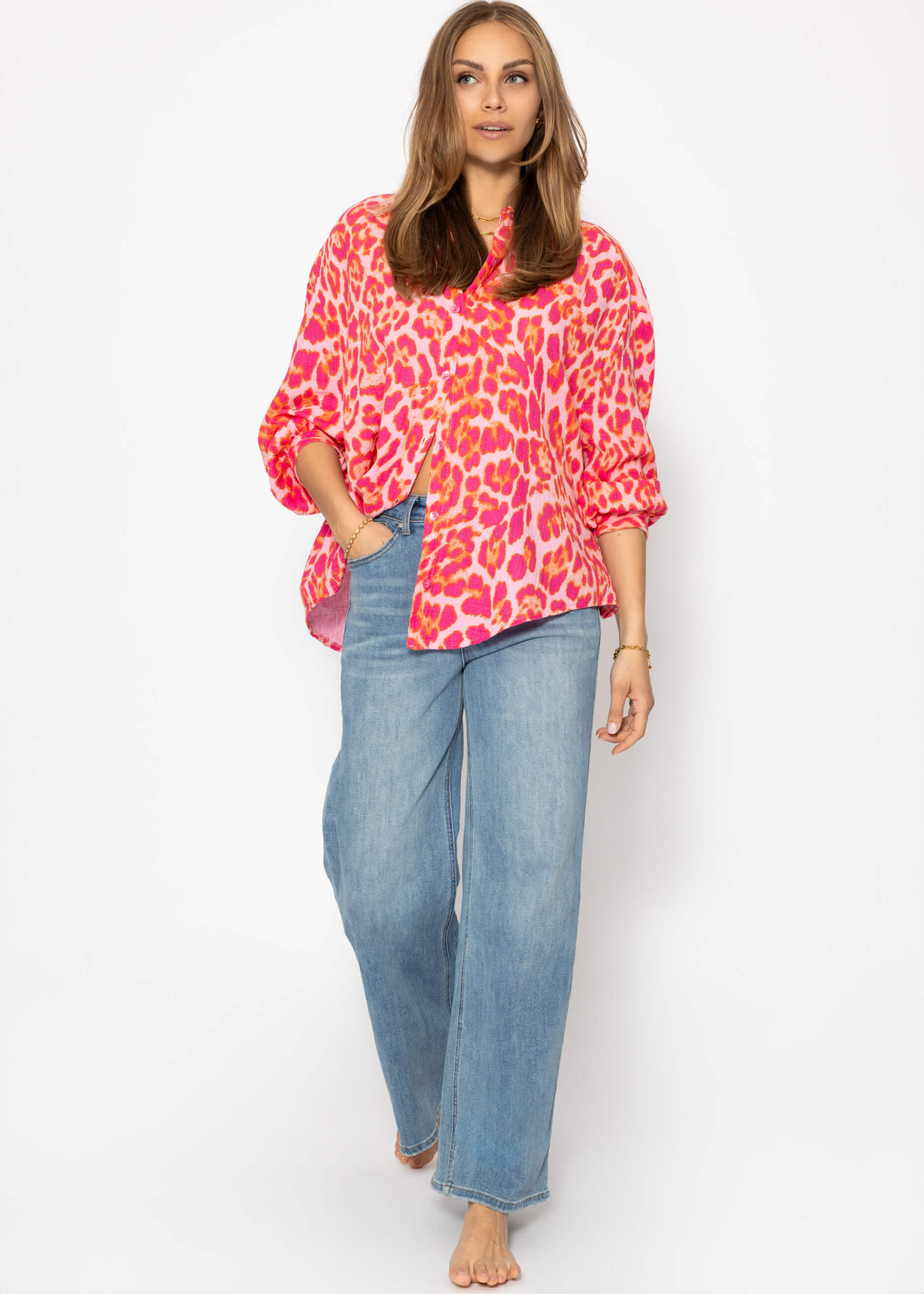 Regina | Blusa oversize de muselina estampado leopardo · Fucsia