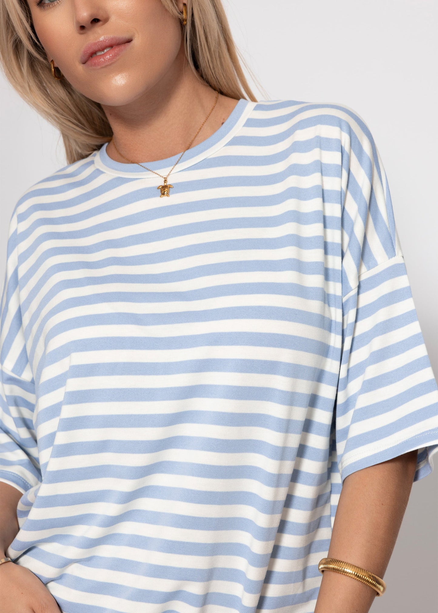 Edurne | Camiseta oversize a rayas · Azul y blanco
