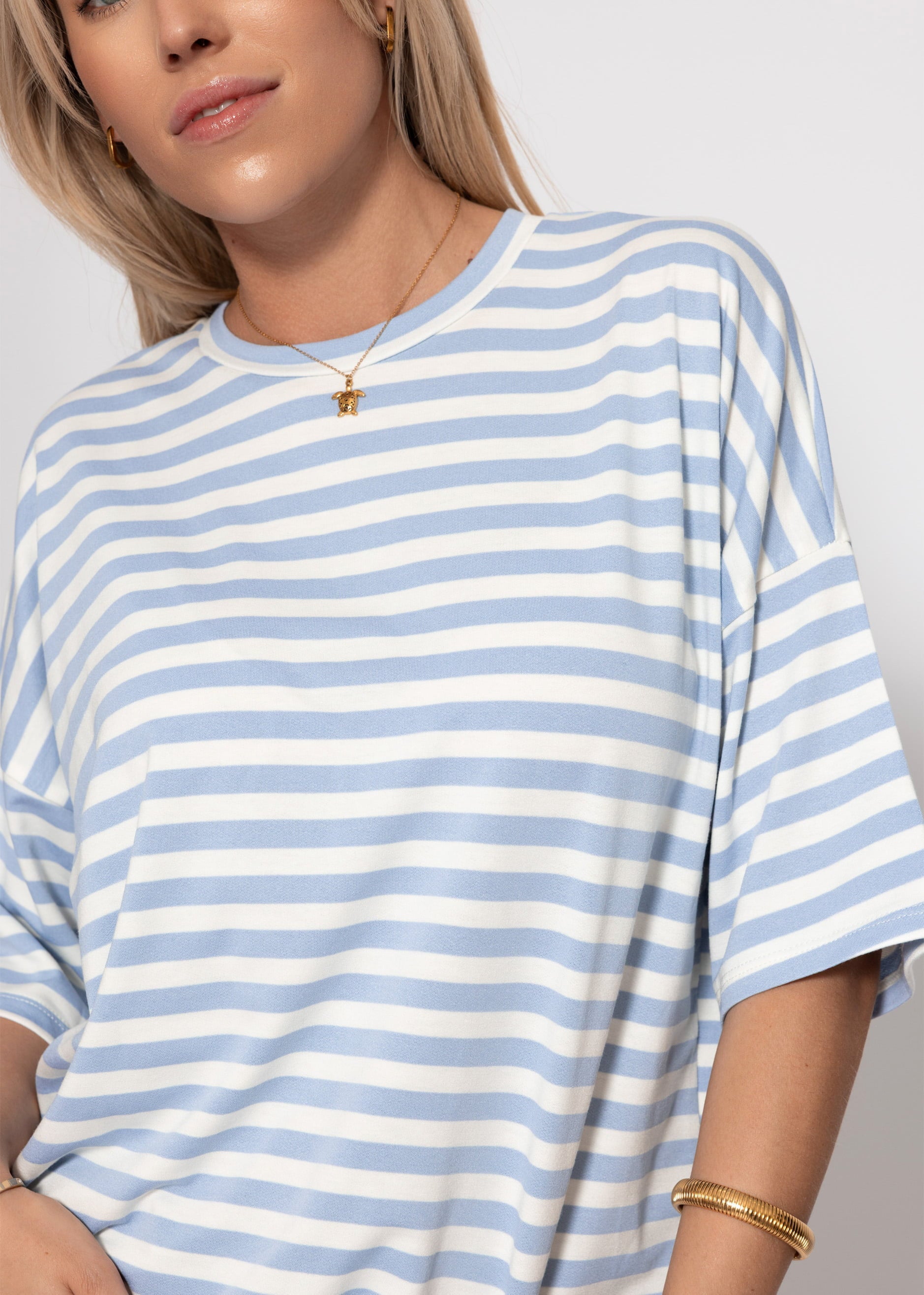 Edurne | Camiseta oversize a rayas · Azul y blanco