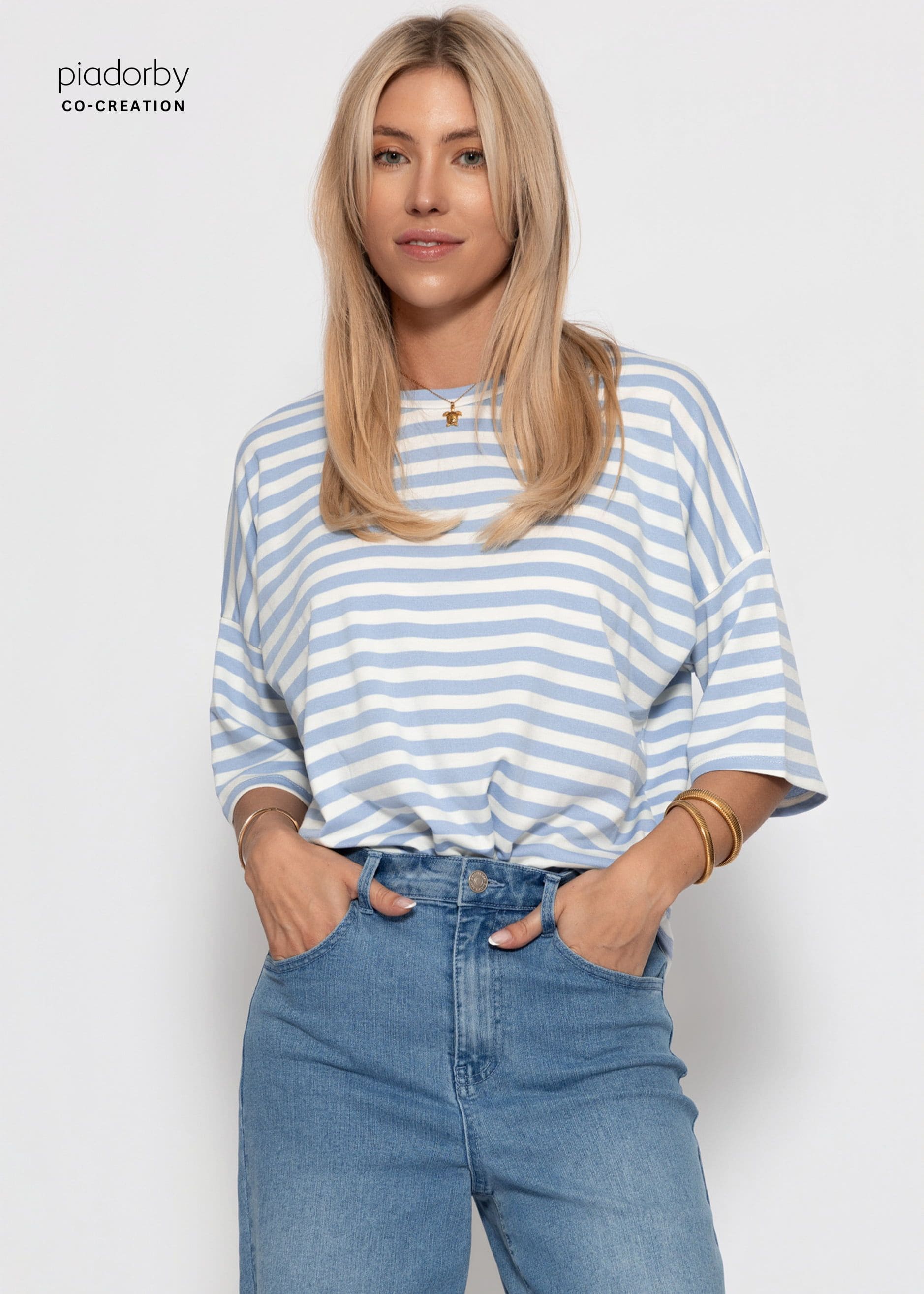 Edurne | Camiseta oversize a rayas · Azul y blanco