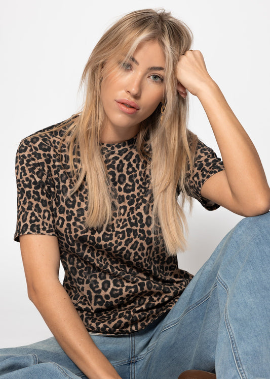 Perla | Camiseta estampado leopardo · Marrón