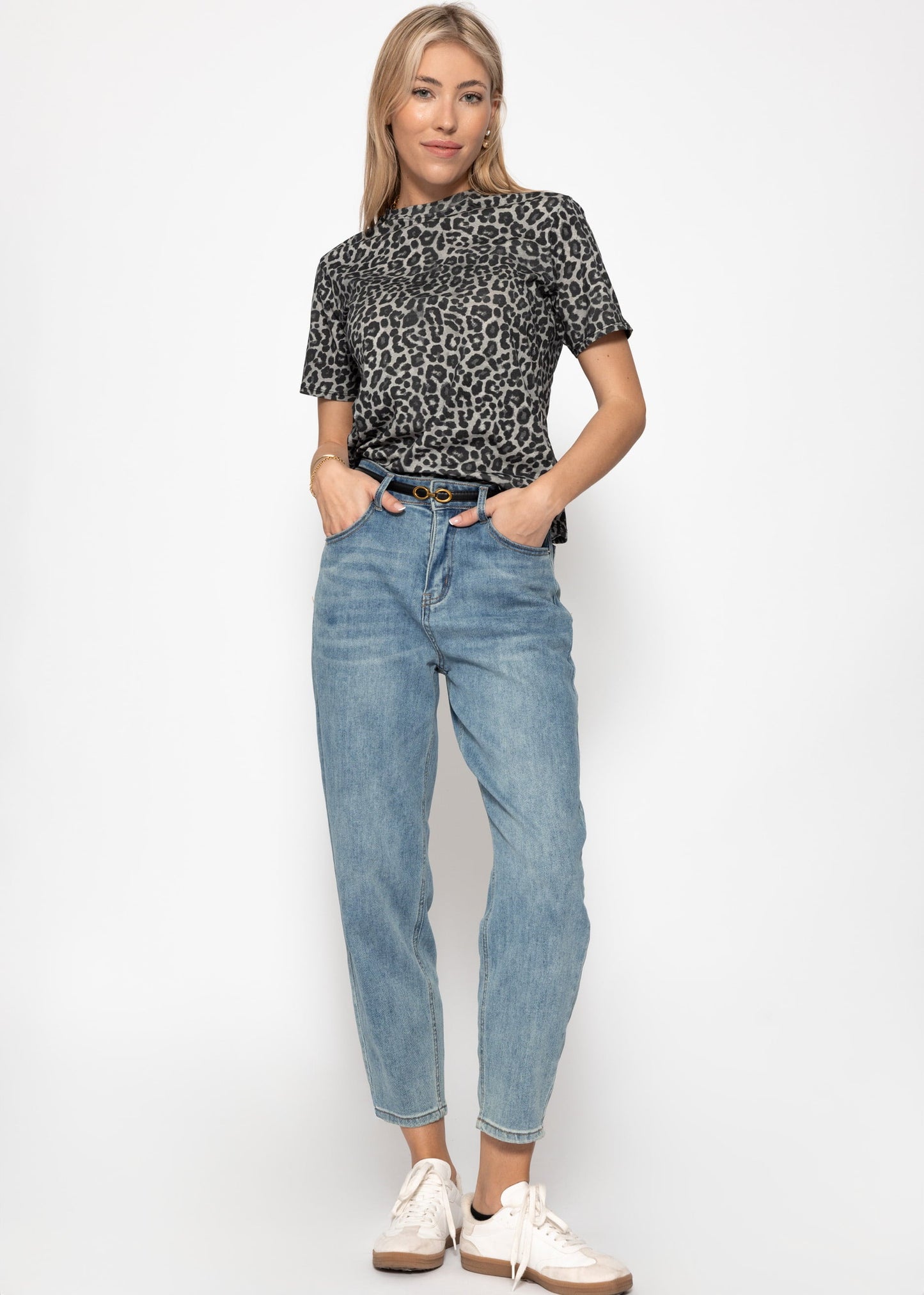 Perla | Camiseta estampado leopardo · Gris